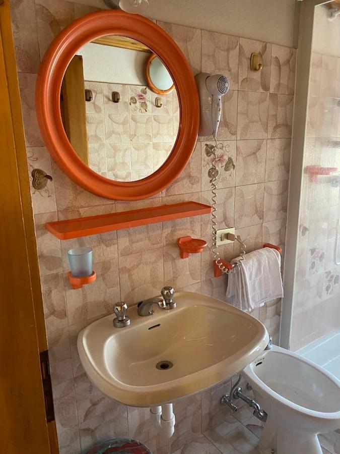 Appartamento Marinella Ливиньо Екстериор снимка